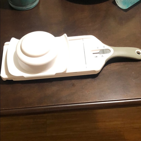 Pampered Chef Other - Pampered chef simple slicer